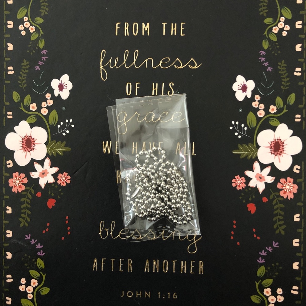 STAINLESS STEEL AROMATHERAPY OIL DIFFUSER NECKLACE - Picture 7 of 7
